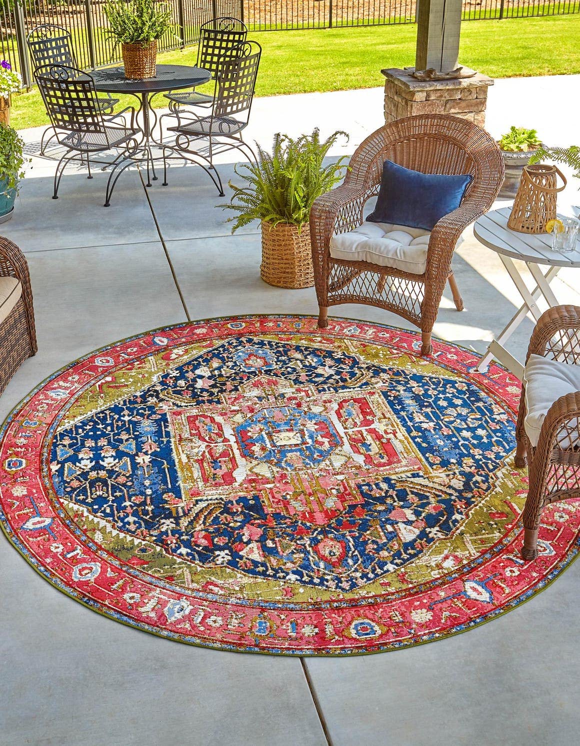 Unique Loom Outdoor Traditional Collection Area Rug - Limon (5' 3" x 8' Rectangle, Multi/ Red)