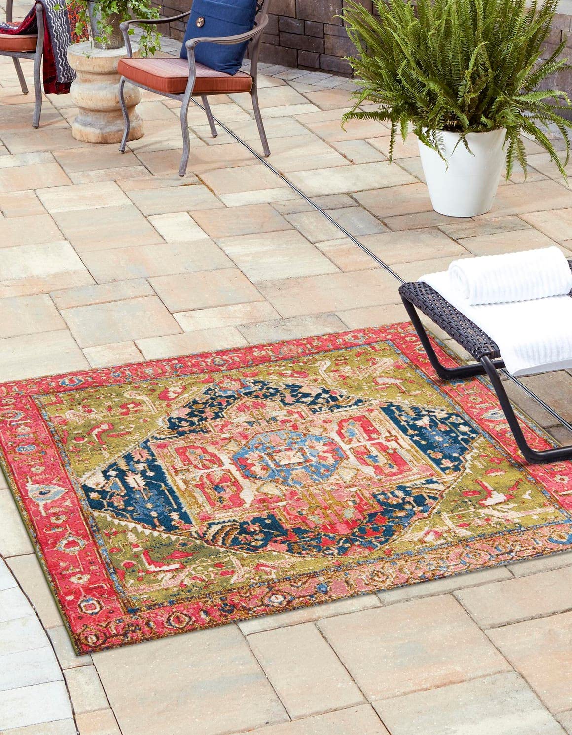 Unique Loom Outdoor Traditional Collection Area Rug - Limon (5' 3" x 8' Rectangle, Multi/ Red)