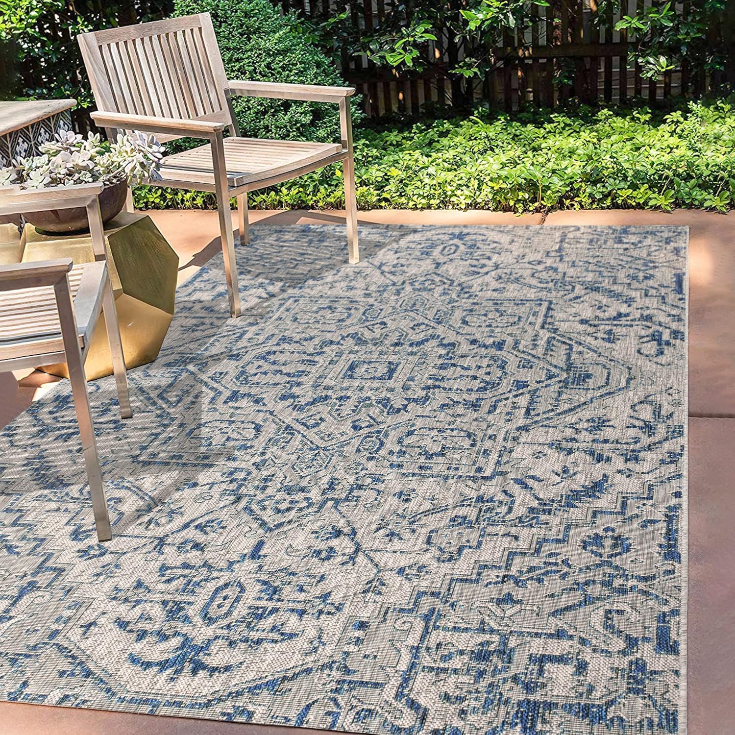 JONATHAN Y Boho Medallion Indoor Outdoor Area Rug 4X6 Navy/Gray, Estrella Textured Weave for Backyard, Patio, Porch, Easy-Cleaning, High Traffic, Pet-Friendly, Non-Shedding (SMB105B-4)