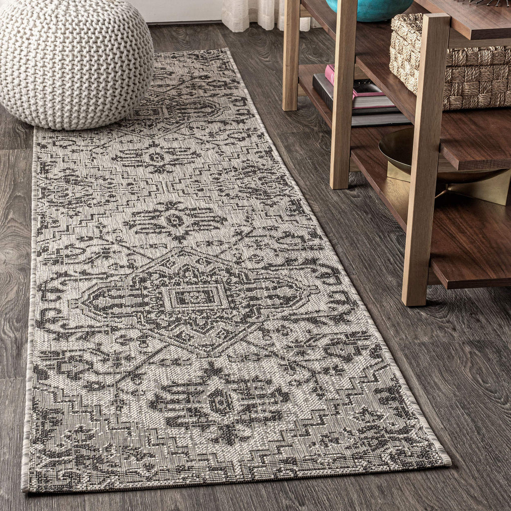 JONATHAN Y Boho Medallion Indoor Outdoor Area Rug 4X6 Navy/Gray, Estrella Textured Weave for Backyard, Patio, Porch, Easy-Cleaning, High Traffic, Pet-Friendly, Non-Shedding (SMB105B-4)